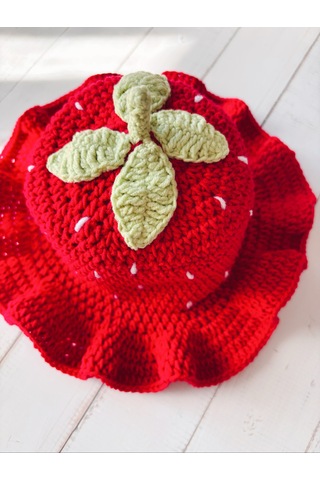 Crochet By Neslii Baby Strawberry Bonnet Şapka Kırmızı