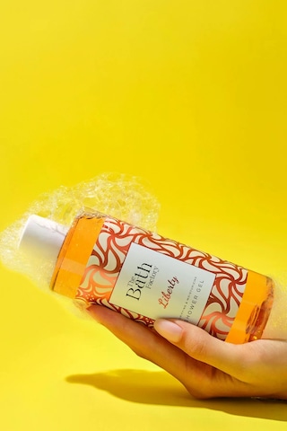 The Bath Factory Liberty Duş Jeli + Liberty Vücut Peelingi + Liberty Vücut Spreyi + Liberty Vücut Losyonu Lavanta