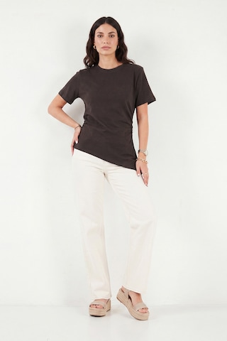 Lela Pamuklu Yanı Büzgülü Asimetrik Kesim Bisiklet Yaka T Shirt Bayan T Shirt 5867017 Kahve