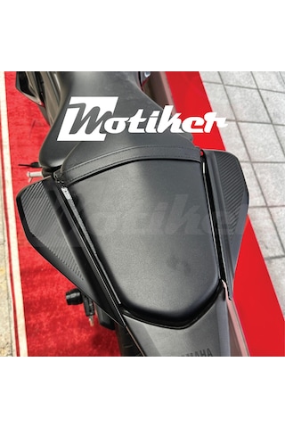 Yamaha Yzf R25 - R3 / 2025 - 2026 Model Sağ Sol Arka Kuyruk Üzeri Mat Karbon Tasarım Sticker Etiket Modeli