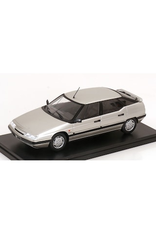 1:24 Ölçek Whitebox 1989 Citroen Xm Diecast Metal Minyatür Model Araba 15cm
