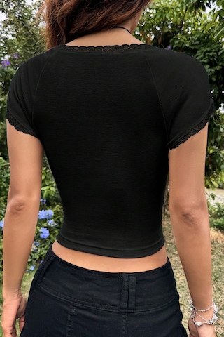 Cosmos E-ticaret Kadın Siyah Göğsü Ve Kolları Dantelli Fiyonklu Kısa Kol Crop Top Bluz Çok Renkli