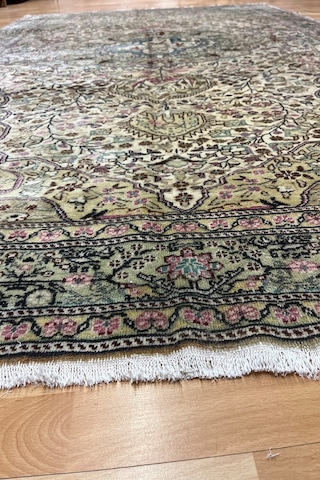 Yeşil Renkli Kayseri Bünyan El Dokuma Göbekli Model El Dokuma Halısı