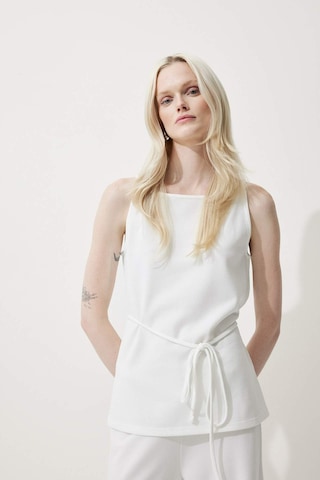 DeFacto Regular Fit Kayık Yaka Bağcıklı Pike Kolsuz Bluz E5778AX25SPWT47