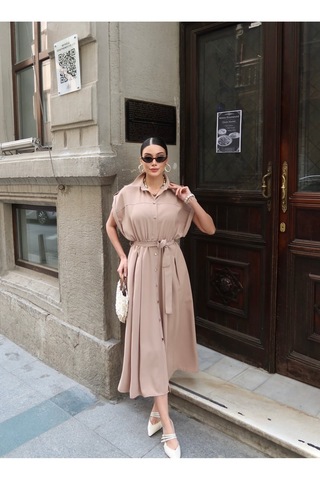 Kechi Woman Crep Kumaş Düğmeli Kuşaklı Elbise Bej