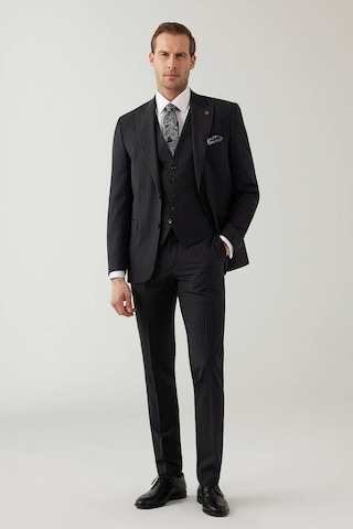 Erkek Siyah Slim Fit Sivri Yaka Yelekli %100 Yünlü Takım Elbise