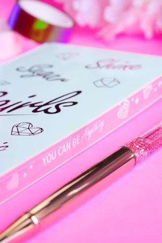 Sgirls- Sert Kapak Planlayıcı Defter 8,5x18,5 Cm , 100 Gr. 80 Yaprak Ivory. Beyaz
