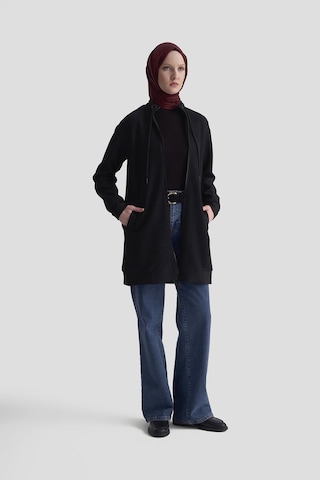 Armine Trend Kuşgözü Detaylı Fitilli Simli Cepli Ceket Siyah 25kt555