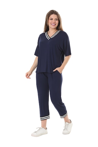 Melsay Butik Lacivert V Yaka Şerit Detaylı Kısa Kollu Beli Lastikli Kapri Takım Lacivert