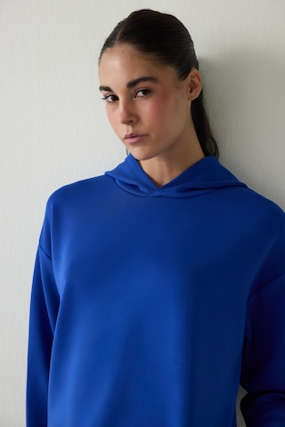 Penti Saks Silky Feel Kapüşonlu Slogan Baskılı Sweatshirt