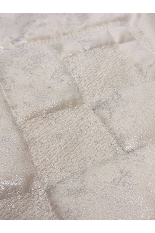Nakış İşlemeli Kadife Seccade Krem