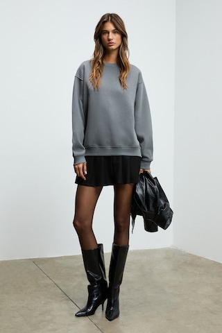 Grımelange Karıus Kadın Organik Pamuklu İçi Polarlı Oversize Yuvarlak Yakalı Gri Sweatshirt Gri