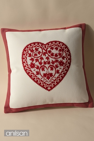 Kalp Desenli Çift Taraflı Kırlent Kılıfı - 45x45 Cm Yılbaşı Dekoratif Kırmızı - Beyaz