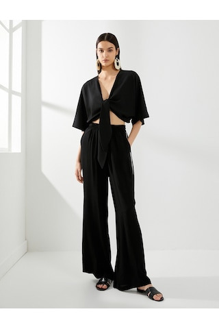 Koton Crop Bluz Önden Bağlama Detaylı Yarasa Kol Siyah 4sak60271uw 4SAK60271UW999 Siyah