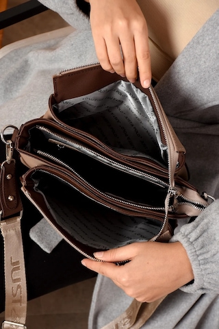 Just Polo Günlük Kombinlere Uygun Kadın Orijinal Yeni Sezon Omuz Çantası Shopper Ebat : 21 X 28 Cm Kum Kahve