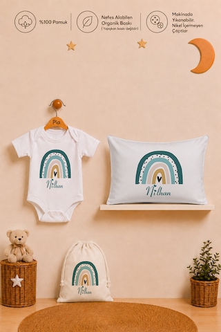 Pia Baby İsimli Erkek Bebek Hediye Seti %100 Pamuk Organik Baskılı Body Yastık Kılıfı Ve Ham Bez Bebek Kıyafet Kesesi 1095byk6x Ekru