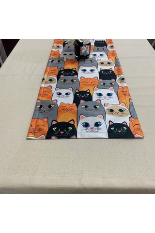 Renkli Kedi Figürlü, Yüksek Kaliteli Dijital Baskılı Runner, Dayanıklı, Modern Tasarım 40x110 Cm Çok Renkli