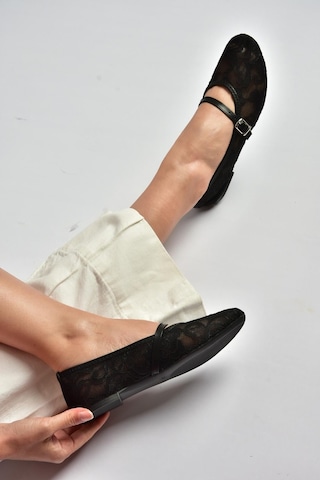 Fox Shoes Y726864006 Siyah Dantelli Kadın Babet