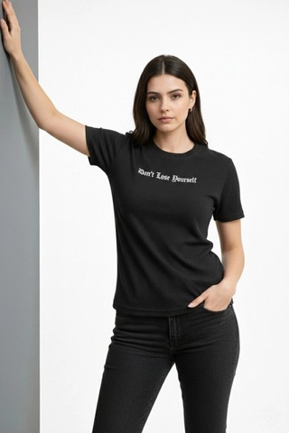 Wear Vexel Kadın Wafıl Kumaş Tişört Regular Kalıp Bisiklet Yaka Baskılı T-shirt - Siyah Siyah