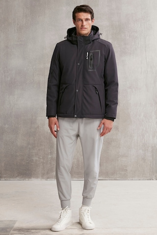 Bernard Erkek Gore-tex Su Itici Kumaş Içi Kürklü Relaxed Kapüşonlu Fermuarlı Lacivert Mont