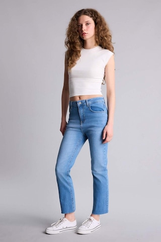 Defacto Crop Flare Fıt Yüksek Bel Kısa Paça Bilek Boy Jean Yıkamalı Pantolon H1665ax26smnm39 Mavi-nm39