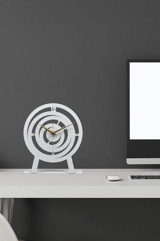 Hilal Model Metal Lazer Kesim Akar Sessiz Mekanizmalı Masa Saati Beyaz