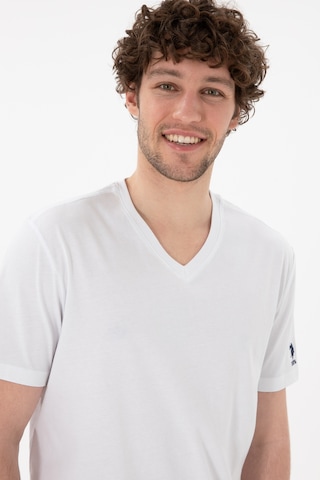 U.S. Polo Assn. Erkek Regular Fit V Yaka Beyaz Basic Tişört 50305858-VR013