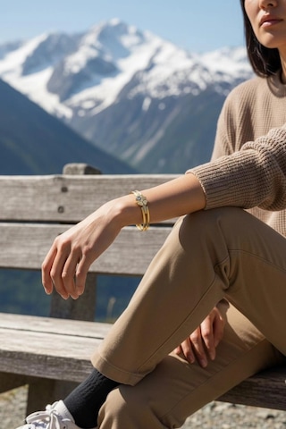 Altın Yoncalı Kelepçe Bilezik