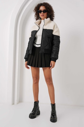 Giyim Dünyası Kadın Peluş Mont Siyah 001