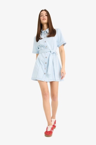 DeFacto Polo Yaka Düğmeli Kuşaklı Kısa Kollu Mini Jean Elbise E1287AX25SMNM39