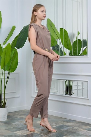 Neşeli Butik Vizon Kadın Vatkalı Kemer Detaylı Sıfır Kol Cepli Tulum Nb10051 Vizon