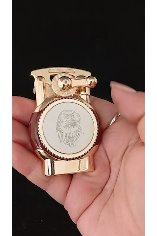 Gold Kaplama Kartal Gravürlü Retro Ateşlemeli Çakmak Çok Renkli