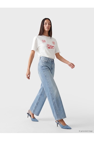 Lc Waikiki Beyaz Türkiye Baskılı Oversize Kadın Tişört
