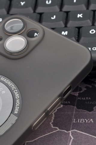 Apple Uyumlu iPhone 13 Uyumlu Siyah Renkli Yarı Şeffaf İnce Sert Kapak Kılıf Kamera Lens Korumalı Siyah -