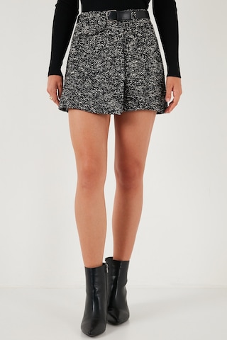 Lela Pamuklu Kırçıllı Relaxed Fit Mini Boy Kemerli Bayan Şort Etek 611Sr0083 Siyah