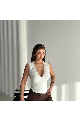 Kadın Derin V Yaka Dantel Detaylı Slim Fit Bluz Kolsuz Şık Kadın Bluz Beyaz