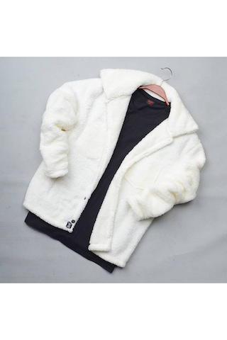 Kadın Slimfit Peluş, Polar, Düğmeli, Teddy Gömlek Yaka, Cepli, Sıcak Tutucu Yumuşak Kışlık Ceket Beyaz