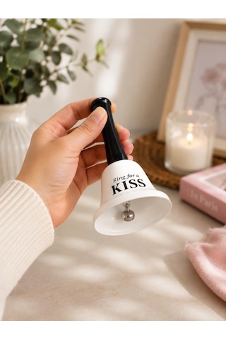 El Çanı Dekoratif Masa Zili Ring For A Kiss Tasarımlı Romantik Hediye 13 Cm Çan Zil Beyaz