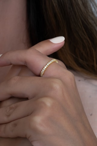 Tek Sıra Tam Tur Taşlı Altın Kaplama Gümüş Yüzük Tkb02S