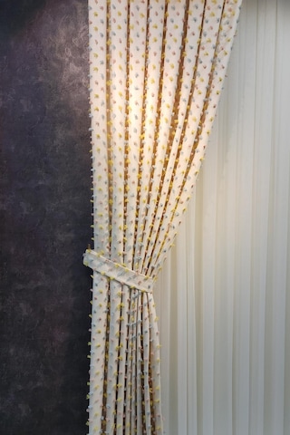 Pastel Püsküllü Fon Perde Krem Renk - Modern Ve Neşeli Tasarım Krem