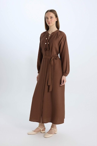 DeFacto Relax Fit Hakim Yaka Uzun Kollu Kuşaklı Maxi Elbise D7322AX25SPBN317