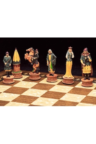 Osmanlı-hun Temalı Orta Boy Lüks Satranç Ve Yenigün Düz Satranç Tahtası