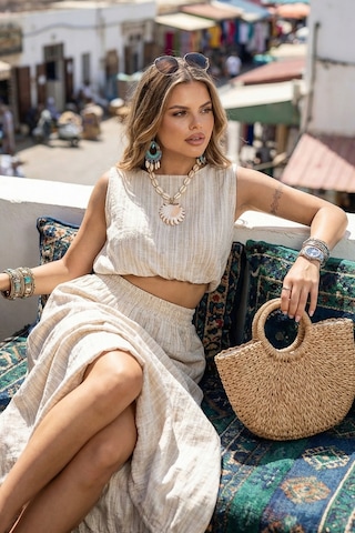 Fashion Cocktail Dökümlü Artisan Dokulu Hacimli Bel Lastikli Comfort Bohem Kolsuz Aksesuarsız Crop Etek İkili Takım Ekru
