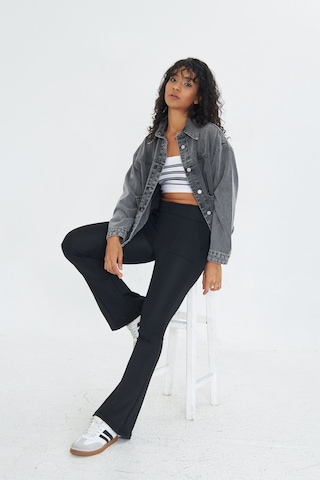 Lesa Wear Yüksek Bel Toparlayıcı Ve Sıkılaştırıcı Likralı Çift Cepli Ispanyol Paça Tayt Bootcut Siyah