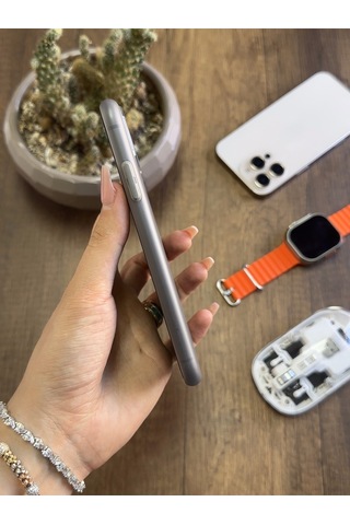 Apple iPhone 11 Uyumlu Süper İnce Mat Ultra Thin Silikon Kılıf Buzlu Siyah