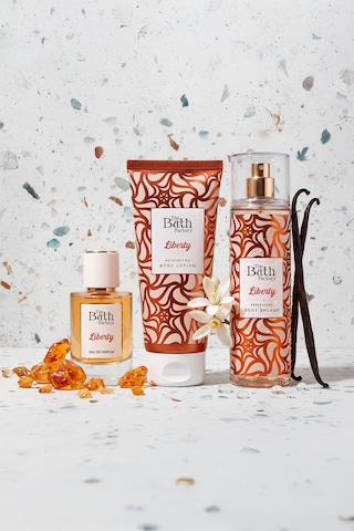 Liberty Parfüm 50 Ml + Liberty Vücut Spreyi 200 Ml + Liberty Vücut Losyonu 200 Ml Set Çiçeksi
