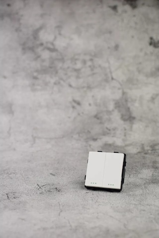 Vo'stabl Beyaz Mekanizmalı Çift Anahtarlı Şalter 185693486