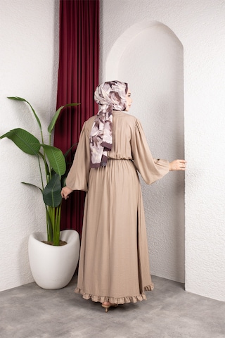 Hira Life Fashion Kadın Çilek Kumaş Ve Önü Düğmeli Eteği Fırfırlı Hakim Yaka Elbise Bej Bej