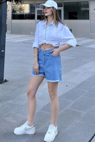 WeShaya Kadın Mavi Püsküllü Paça, Yüksek Bel, Rahat Denim-kot Şort Açık Mavi