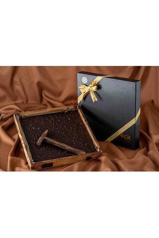 Çekiçli Ahşap Kutu Bitter Antep Fıstıklı Beyoğlu Çikolata 1000 G